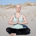 63 % des Français pensent que le yoga, l’hypnose ou la sophrologie sont un plus pour les personnes atteintes d’un cancer.